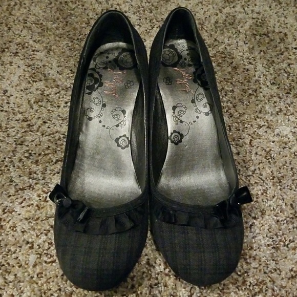 Black heels size 10 - Picture 2 of 3